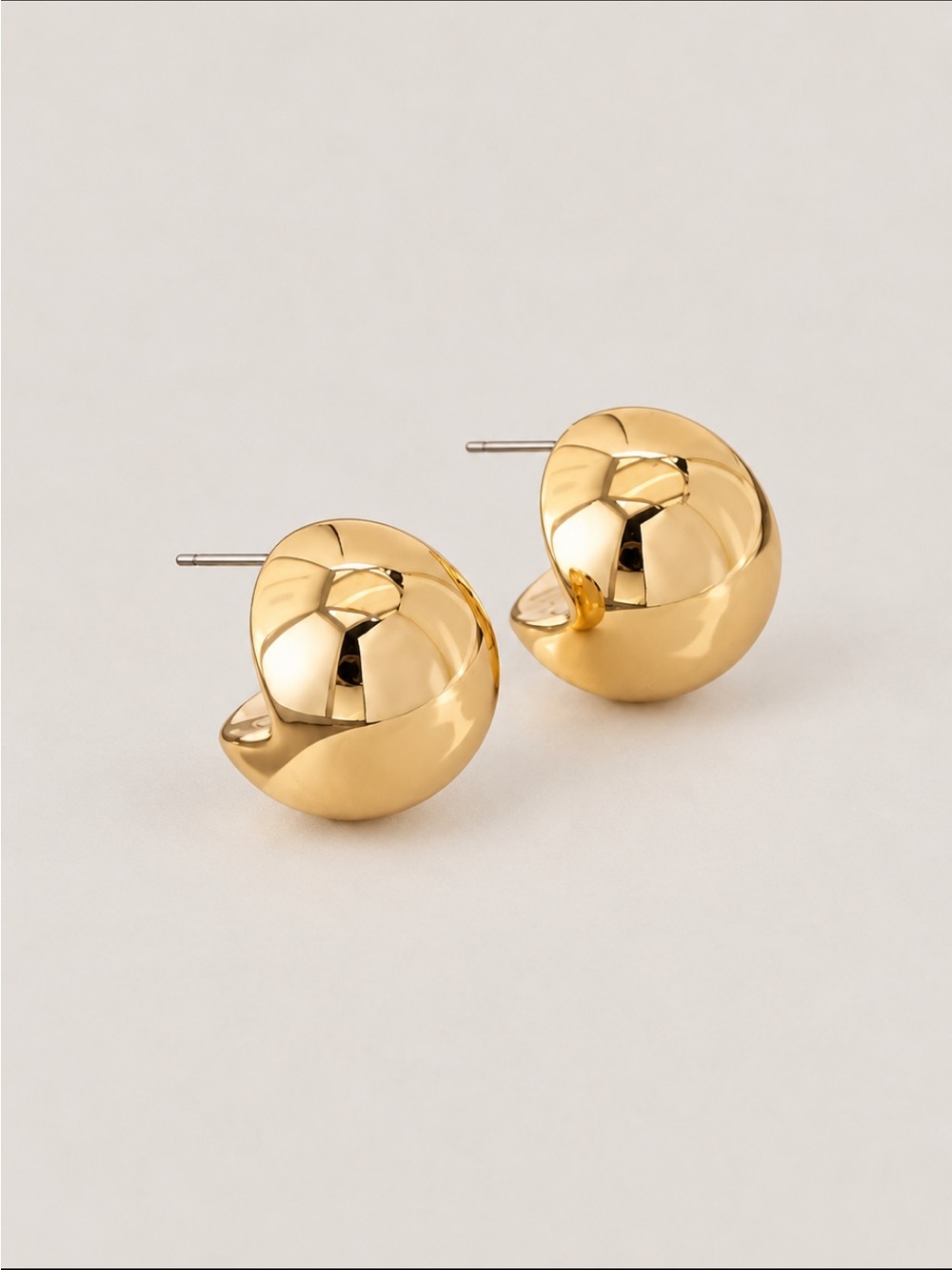 New! Gold Chunky Round Lightweight Earrings NWOT